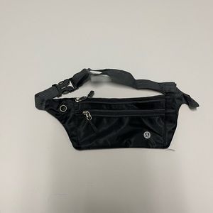 Lululemon belt bag / OS / Black